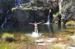 Entrando na Cachoeira do Guedes, no Parque Nacional da Serra do Cipó - MG