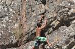 Escalando os paredões da Cachoeira da Andorinha, no Parque Nacional da Serra do Cipó - MG