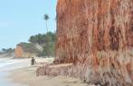 Falésia colorida na Barra do Cahy, em Cumuruxatiba - BA