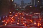 Fim de tarde com muito trânsito em Recife - PE Fim de tarde com muito trânsito em Recife - PE