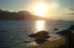 Final de tarde na praia do Viana em Ilha Bela - SP