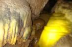 Formação amarela dentro da caverna Água Suja, no PETAR