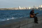 Inspirando-se no Malecón para fazer música (em Havana - Cuba)