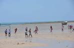 Jogo de futebol na maré seca em Moreré, na Ilha de Boipeba - BA