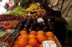 Maravilhosa loja de frutas no Upper East Side, em Nova Iorque, Nos Estados Unidos Maravilhosa loja de frutas no Upper East Side, em Nova Iorque, Nos Estados Unidos