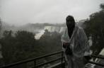 Muita chuva enquanto fazíamos a trilha superior das cataratas, no Parque Nacional iguazu. em Puerto Iguazu - Argentina