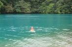 Nadando na incrÃvel Blue Lagoon em Port Antonio, no nordeste da Jamaica Nadando na incrÃvel Blue Lagoon em Port Antonio, no nordeste da Jamaica