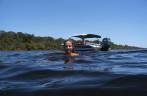 Nadando no Rio Negro, no arquipélago de Anavilhanas, na região de Novo Airão - AM