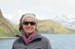 Navegando ao lado das mais altas montanhas da Geórgia do Sul, entre Stromness e Grytviken Navegando ao lado das mais altas montanhas da Geórgia do Sul, entre Stromness e Grytviken