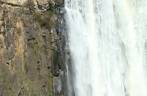 O enorme Salto Barão do Rio Branco, em Prudentópolis - PR. A Ana e a Patrícia aparecem, minúsculas, no alto da foto, à esquerda O enorme Salto Barão do Rio Branco, em Prudentópolis - PR. A Ana e a Patrícia aparecem, minúsculas, no alto da foto, à esquerda