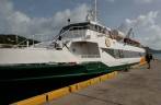 O Fast Ferry que faz a linha entre São Vicente e as principais ilhas  Granadinas, no Caribe (em Port Elizabeth - Bequia)