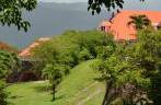 O Fort Shirley, no Cabrits National Park, em Portsmouth, no norte de Dominica, no Caribe O Fort Shirley, no Cabrits National Park, em Portsmouth, no norte de Dominica, no Caribe