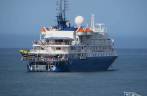O Sea Spirit em St Andrews Bay, na Geórgia do Sul. Aà se vê bem o deck onde abordamos os zodiacs (1), o deck principal onde está o nosso quarto e os zodiacs são guardados(2), o deck da sala de estar e do bar(3) e o deck da piscina (4) O Sea Spirit em St Andrews Bay, na Geórgia do Sul. Aà se vê bem o deck onde abordamos os zodiacs (1), o deck principal onde está o nosso quarto e os zodiacs são guardados(2), o deck da sala de estar e do bar(3) e o deck da piscina (4)