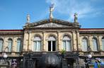 O Teatro Nacional, de inspiração francesa, o mais belo da América Central, em San José, capital da Costa Rica