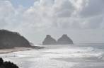 Os Dois Irmãos vistos de longe, em Fernando de Noronha - PE Os Dois Irmãos vistos de longe, em Fernando de Noronha - PE