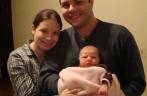 Os orgulhosos pais com a Luiza (Curitiba - PR) Os orgulhosos pais com a Luiza (Curitiba - PR)