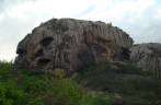 Pedra da Caveira, no Parque Estadual da Pedra da Boca, na Paraíba, fronteira com Passa e Fica - RN