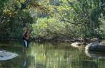 Pequeno lago de água doce no final da Praia Brava da Almada em Ubatuba - SP