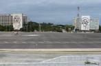 Plaza de la Revolución, com os herois Che Guevara e Camilo Cienfuegos, em Havana - Cuba