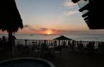 Pôr-do-sol na praia de Long Bay, em Negril, na Jamaica Pôr-do-sol na praia de Long Bay, em Negril, na Jamaica