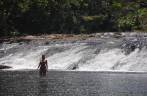 Refrescando-se na Cachoeira do Gravatá, em Itacaré - BA