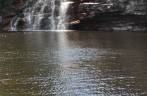 Refrescando-se no Poço do Diabo, próximo à Lençóis, na Chapada Diamantina - BA
