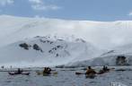 Remando na grande baía de Deception Island, na Antártida, que um dia já foi a caldeira de um vulcão