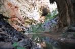 Rio Peruaçu, no interior da Caverna Janelão, no Parque Nacional Cavernas do Peruaçu, próximo à Januária - MG