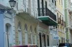 Rua do centro antigo de San Juan, em Porto Rico