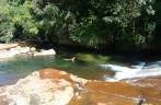 Se refrescando na cachoeira da Laje na volta do Bonete em Ilha Bela - SP