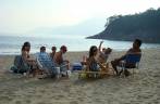 Socializando em gostoso fim de tarde na praia de Paúba em São Sebastião - SP
