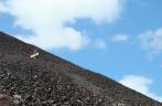 Subindo o vulcão Cerro Negro próximo à León, na Nicarágua. Subindo o vulcão Cerro Negro próximo à León, na Nicarágua.
