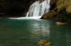 Uma das quedas d'água em Ys Falls, no interior da Jamaica Uma das quedas d'água em Ys Falls, no interior da Jamaica
