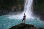 Visitando a maravilhosa Cascata do Rio Celeste, no Parque Nacional Tenorio, no norte da Costa Rica Visitando a maravilhosa Cascata do Rio Celeste, no Parque Nacional Tenorio, no norte da Costa Rica