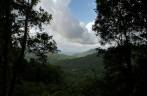 Vista panorâmica em trilha do Trois Pitons National Park, em Dominica Vista panorâmica em trilha do Trois Pitons National Park, em Dominica