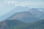 Vários vulcões vistos do alto do Cerro Negro, próximo à León, na Nicarágua. Vários vulcões vistos do alto do Cerro Negro, próximo à León, na Nicarágua.