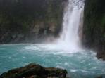 A famosa Cascata do Rio Celeste, no Parque Nacional Tenorio, no norte da Costa Rica