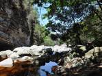 Cenário da subida do rio da Cachoeira do Sossego, com suas águas avermelhadas, em Lençóis, na Chapada Diamantina - BA