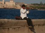 Inspirando-se no Malecón para fazer música (em Havana - Cuba)