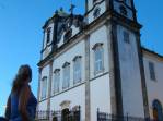 Observando a Igreja do Bonfim, em Salvador - BA