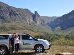 Os três viajantes posando para fotos na Serra do Intendente, em Tabuleiro - MG