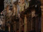 Rua no centro de Havana, em Cuba