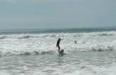 A Ana surfando na praia de Santa Teresa, na península de Nicoya - Costa Rica