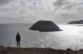 Admirando a paisagem da Praia do Leão em Fernando de Noronha - PE