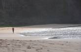 Correndo na praia do Sancho em Fernando de Noronha - PE