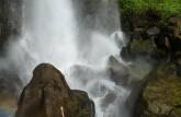 Entrando em piscina natural na base de uma das Trafalgar Falls, no Trois Pitons National Park, em Dominica, no Caribe