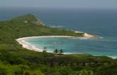 Half Moon Bay, uma miragem na costa sudeste de Antígua, no Caribe