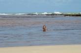 Nadando no rio Guaju, na fronteira entre Rio Grande do Norte e Paraíba