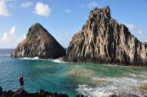 Admirando os Dois Irmãos em Fernando de Noronha - PE