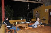 Ana com os Gustavos, no Hostel de Tabuleiro - MG
